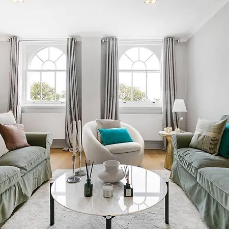 Penthouse Overlooking Hyde Park